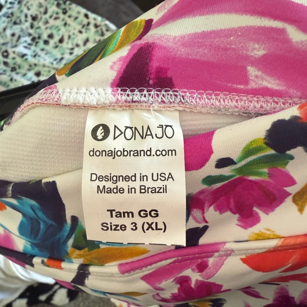 Dona Jo Floral Ruffle Hem skort - Picture 3 of 3